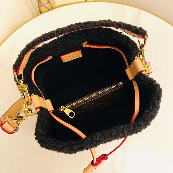 ルイヴィトンバッグ着用イメージ